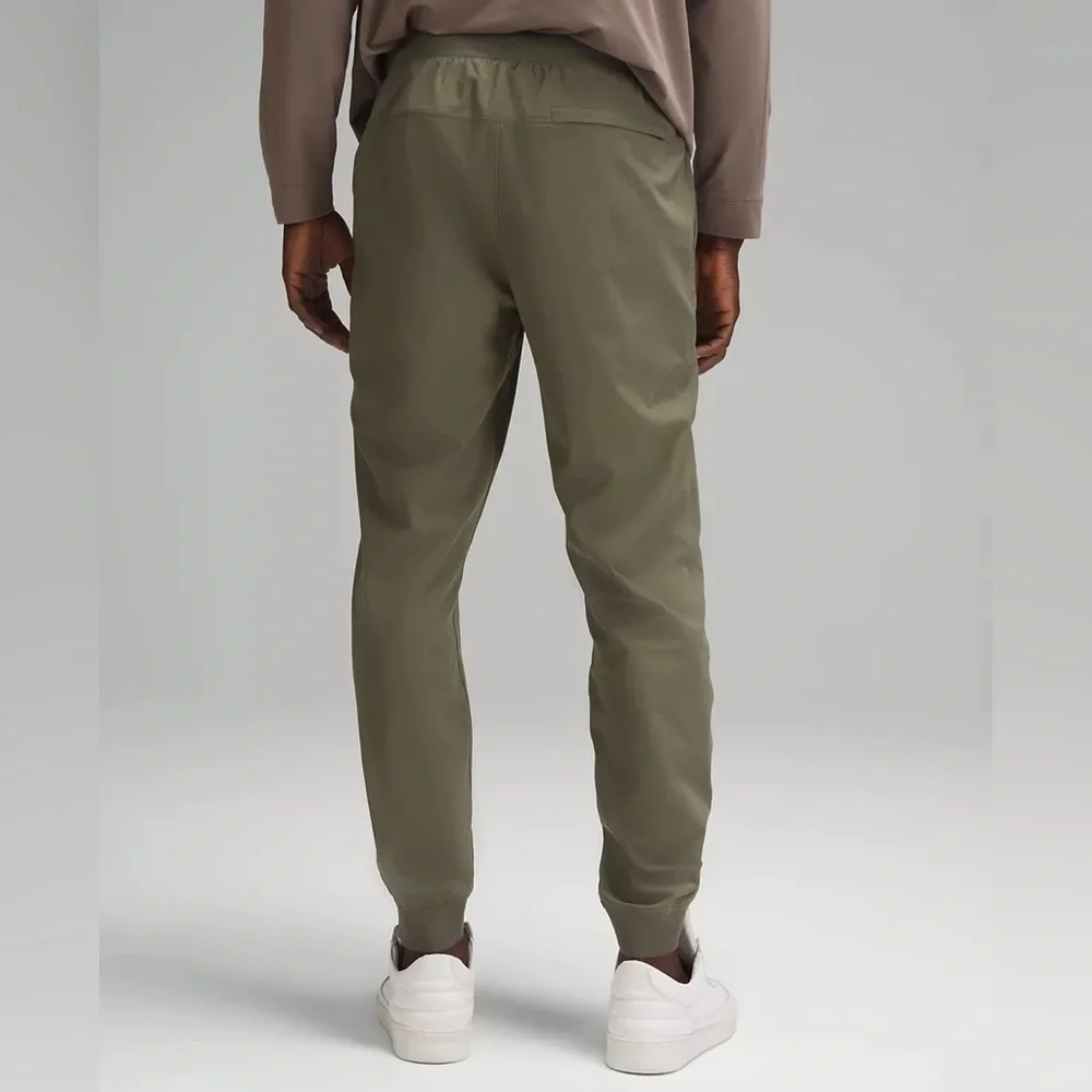 Lululemon athletica ABC Jogger color army green men’s size xs s L XL
